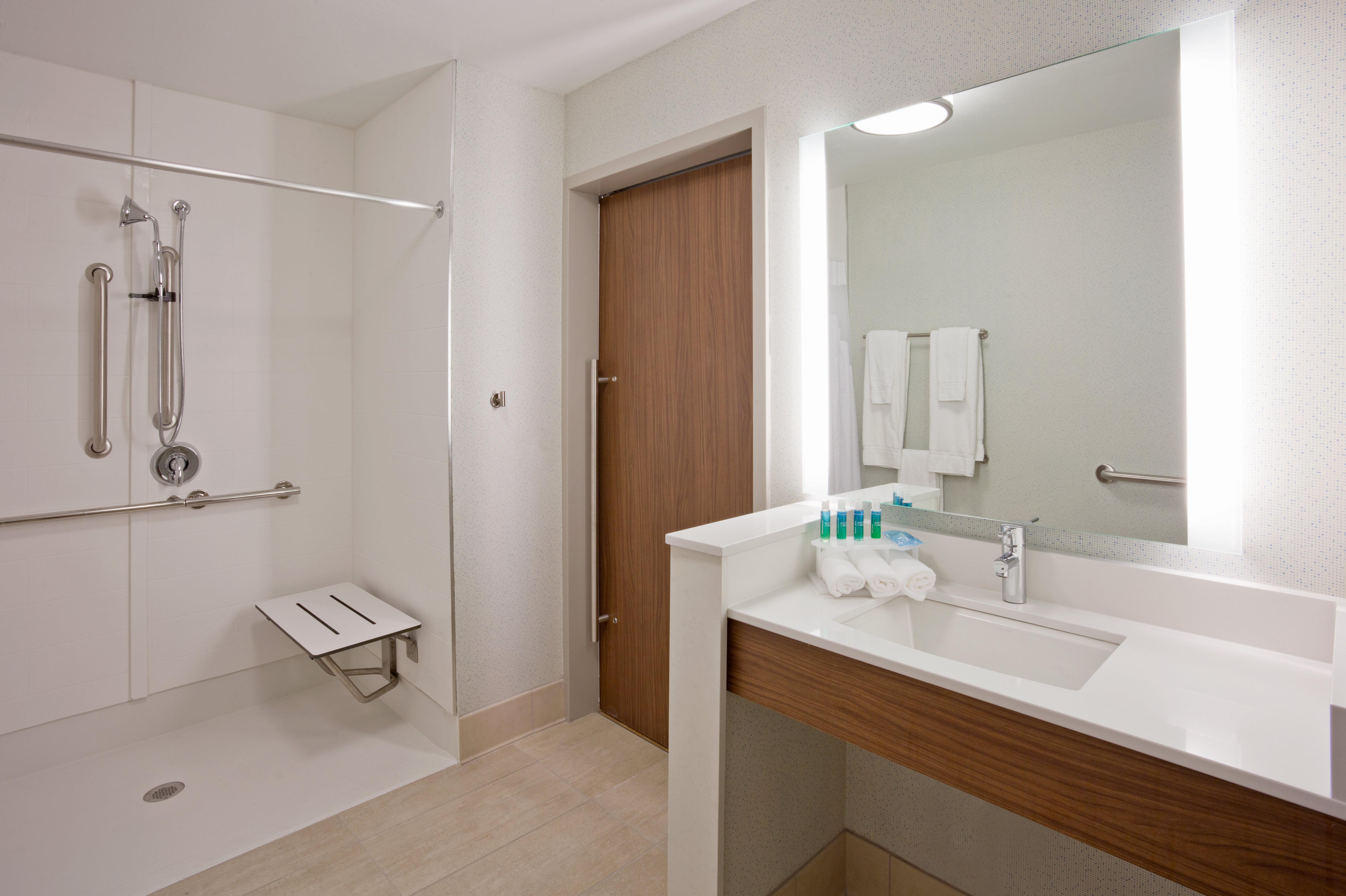 Holiday Inn Express And Suites Des Moines Downtown By Ihg Exterior photo