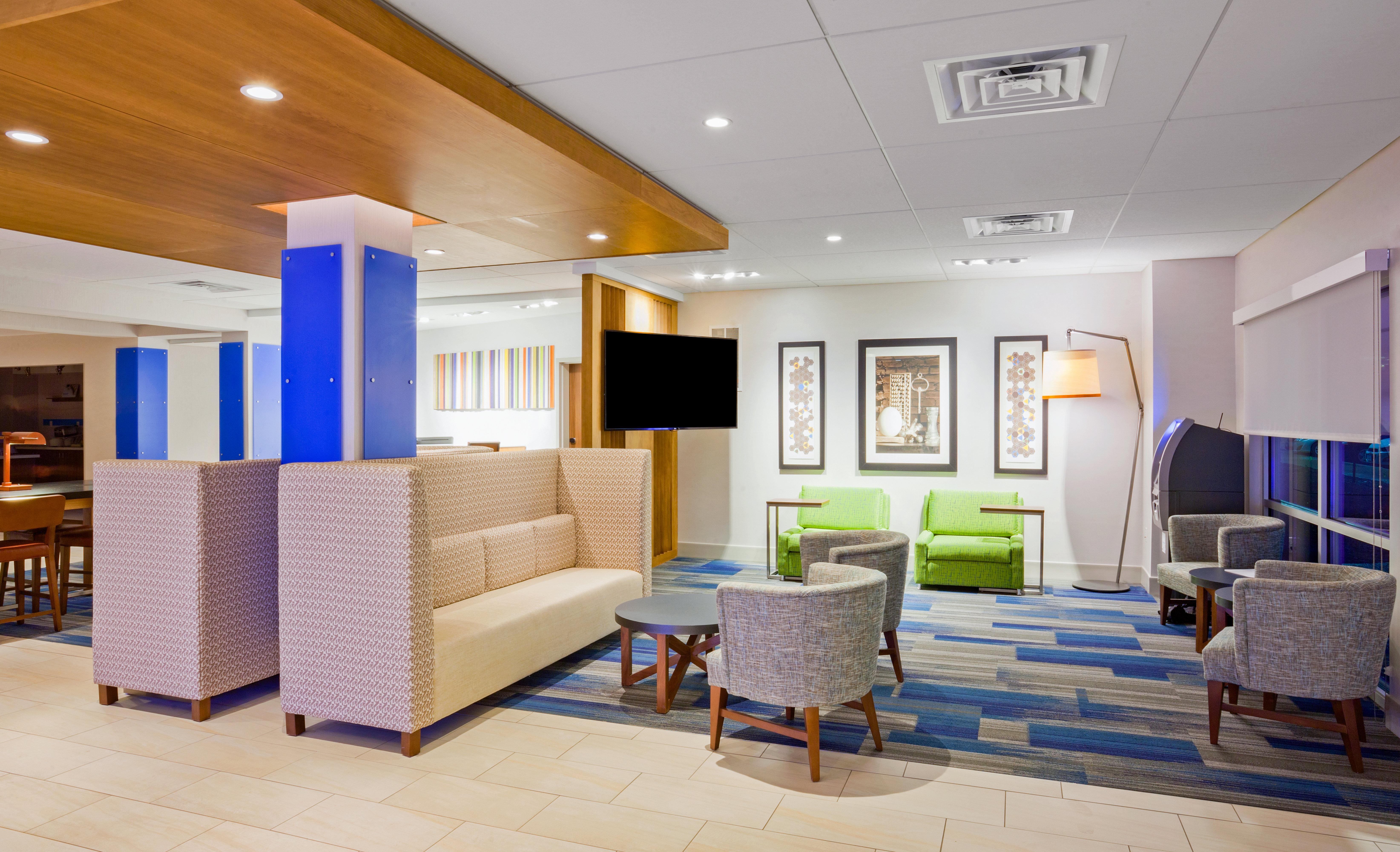 Holiday Inn Express And Suites Des Moines Downtown By Ihg Exterior photo