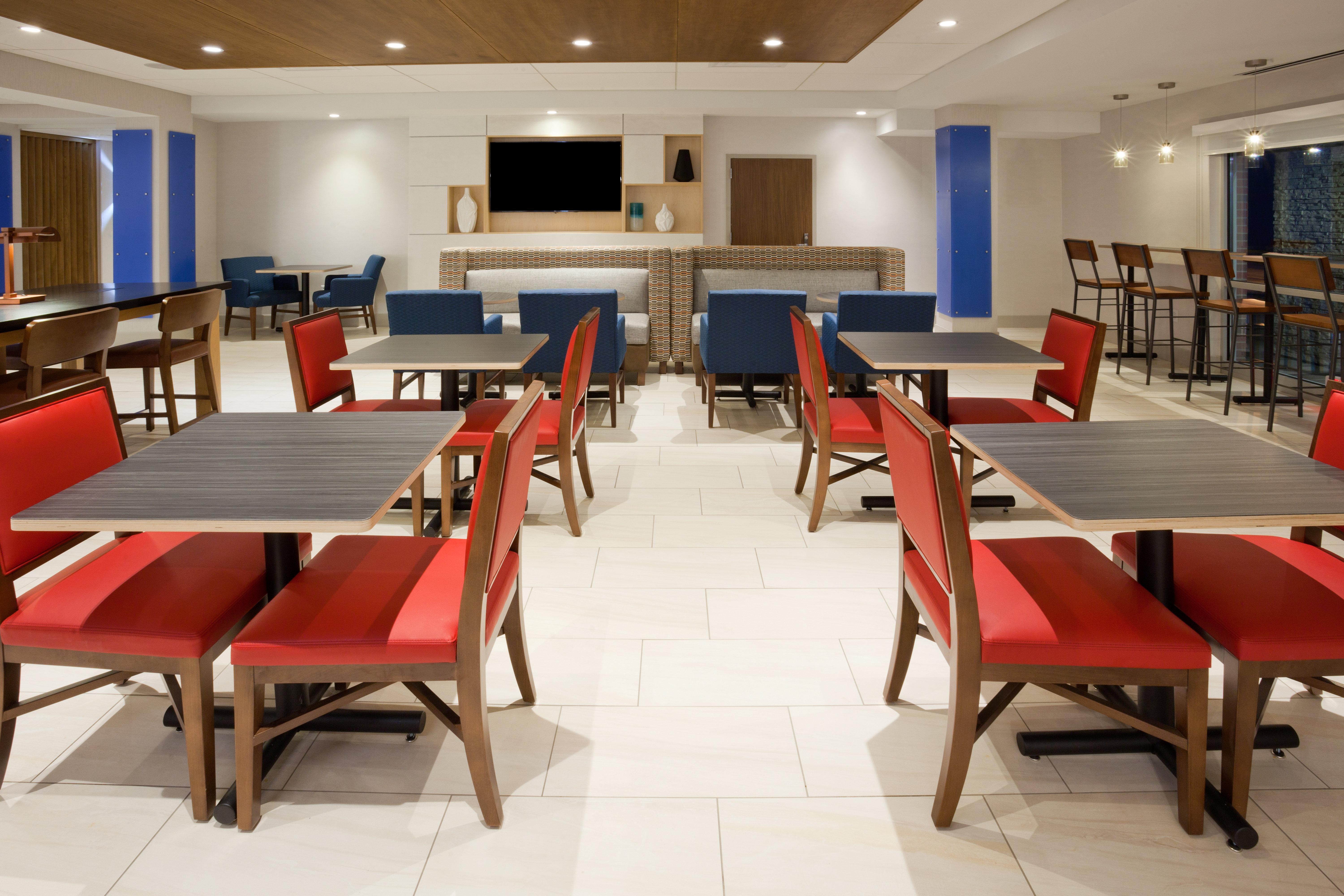 Holiday Inn Express And Suites Des Moines Downtown By Ihg Exterior photo