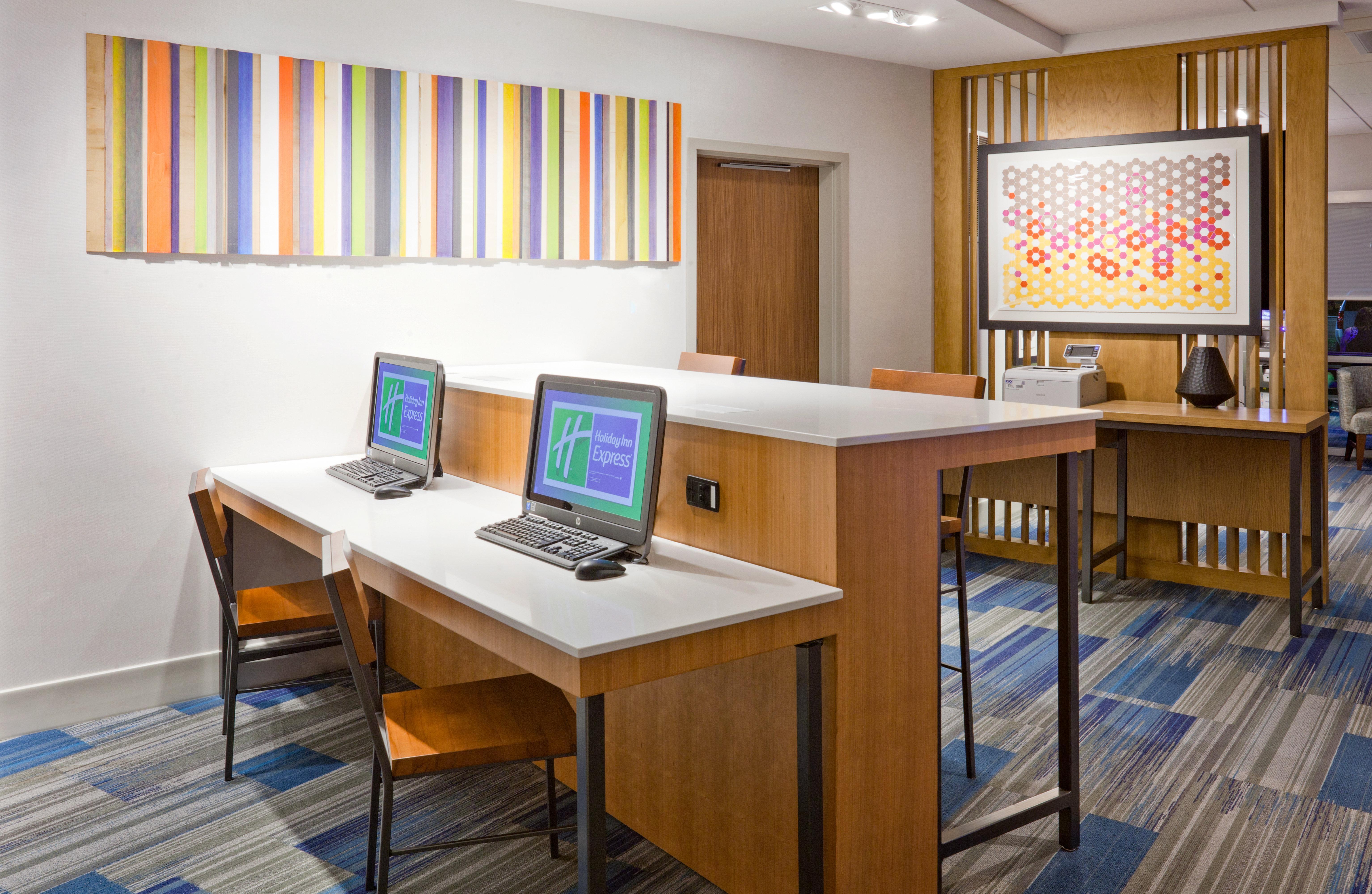 Holiday Inn Express And Suites Des Moines Downtown By Ihg Exterior photo