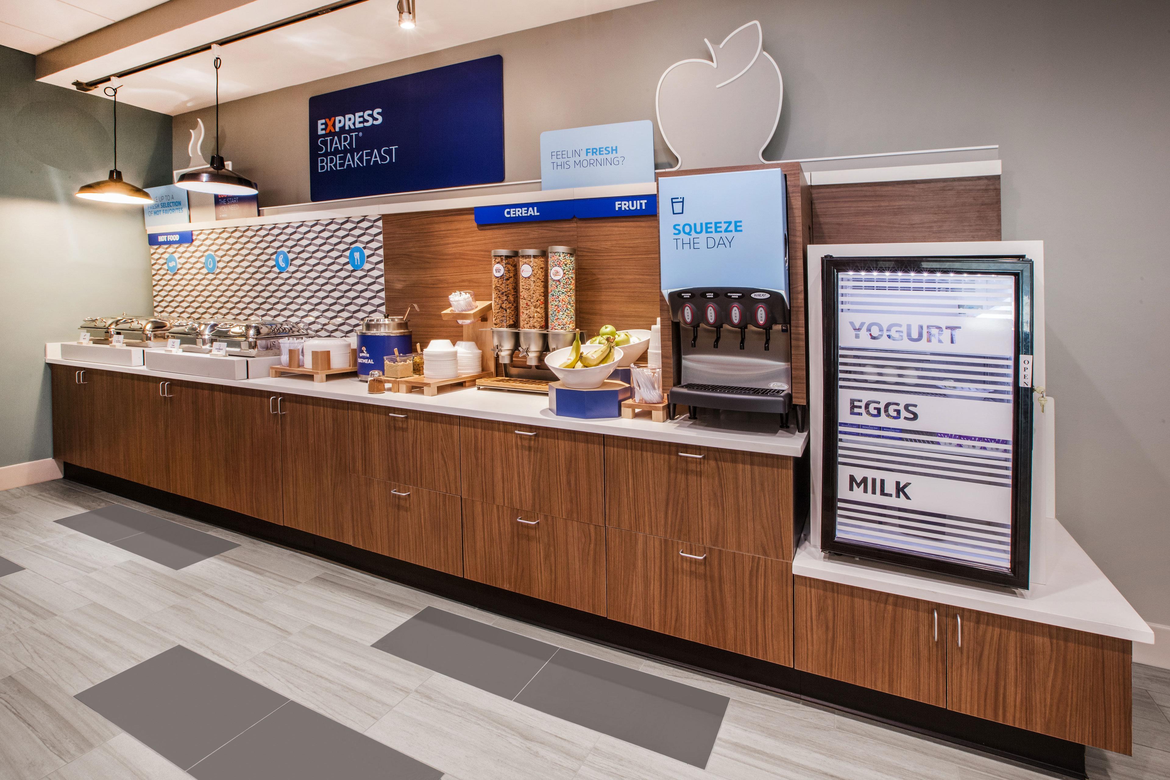 Holiday Inn Express And Suites Des Moines Downtown By Ihg Exterior photo