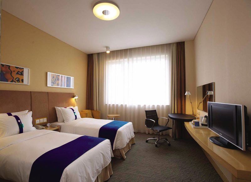 Holiday Inn Express And Suites Des Moines Downtown By Ihg Exterior photo