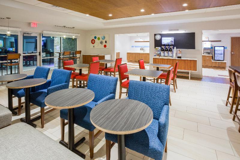 Holiday Inn Express And Suites Des Moines Downtown By Ihg Exterior photo